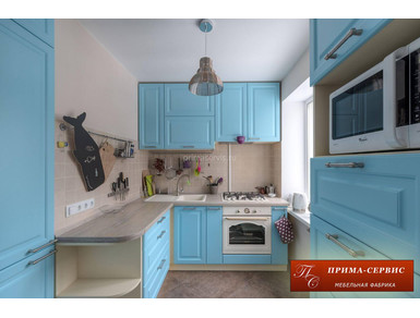 Угловая кухня Лонгфорд из крашеного МДФ синяя